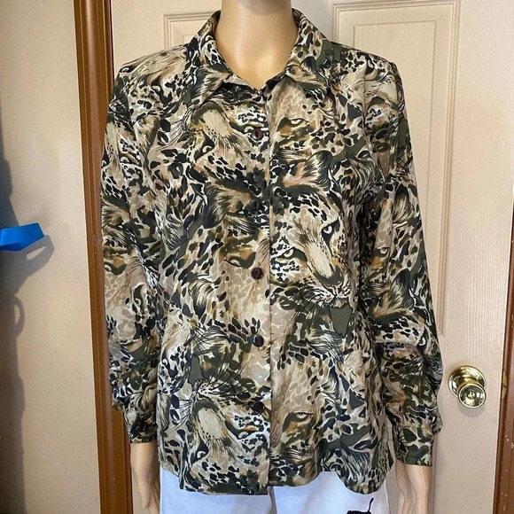 New Edition Tiger print lightweight comfortable blouse women size 6/sS - Picture 1 of 6